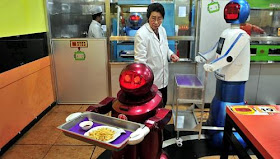 restoran robot di China
