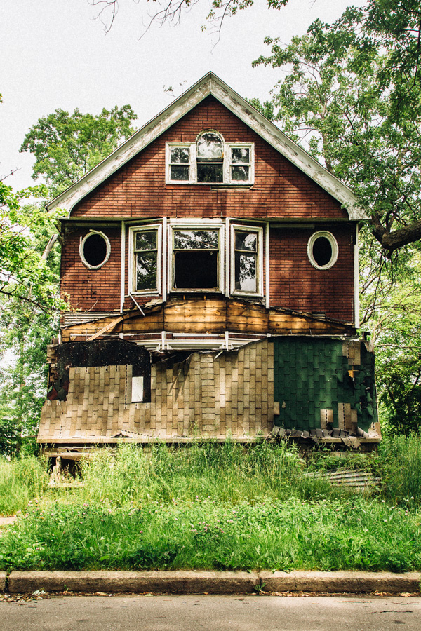 ©Tim Melideo - Some Homes in Detroit (Some Photos - Issue 25). Fotografía | Photography