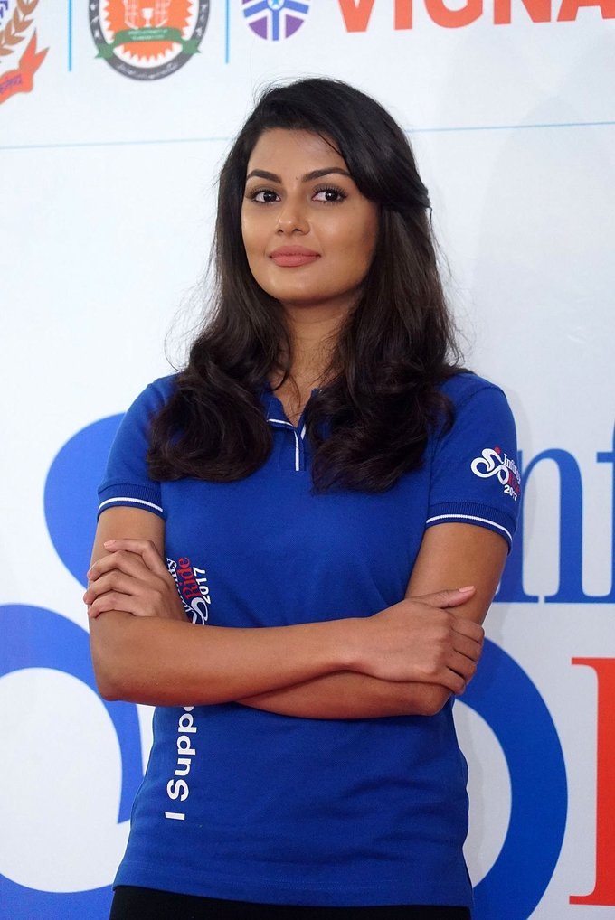 Beautiful Telugu Girl Anisha Ambrose Long Hair In Blue T shirt Jeans