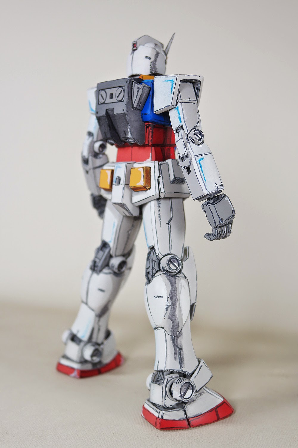 Custom Build: MG 1/100 RX-78-2 Gundam Ver. 2.0 Anime Style Colors