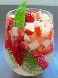 strawberry basil sangria 200