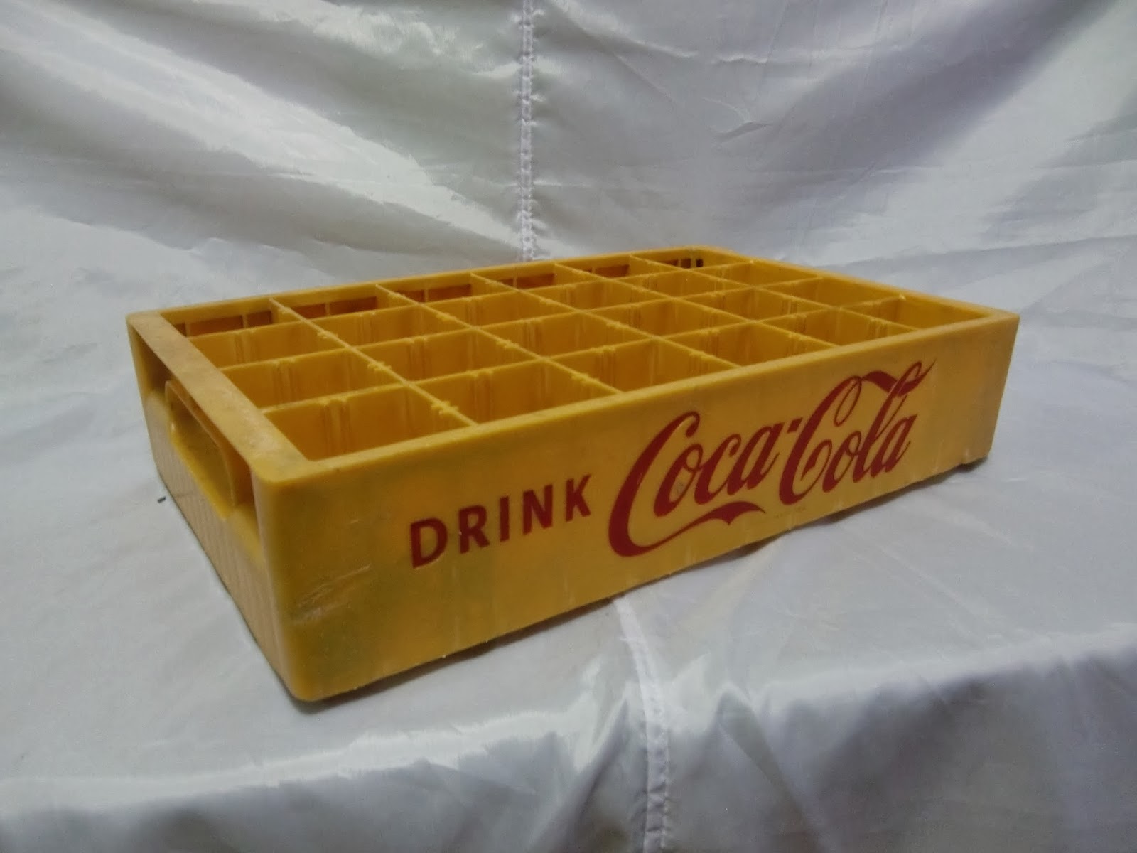 CILEGON ANTIK: Krat Kuning Botol Drink Coca Cola