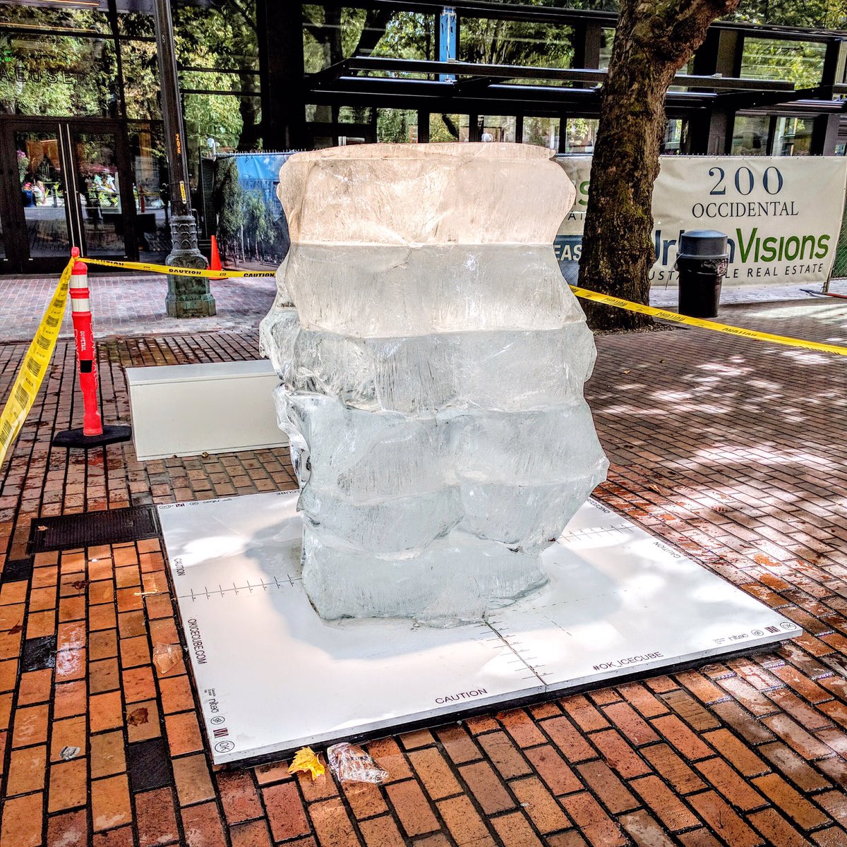 Watch a 10-Ton Ice Cube Melt on a Seattle Square, Smart News