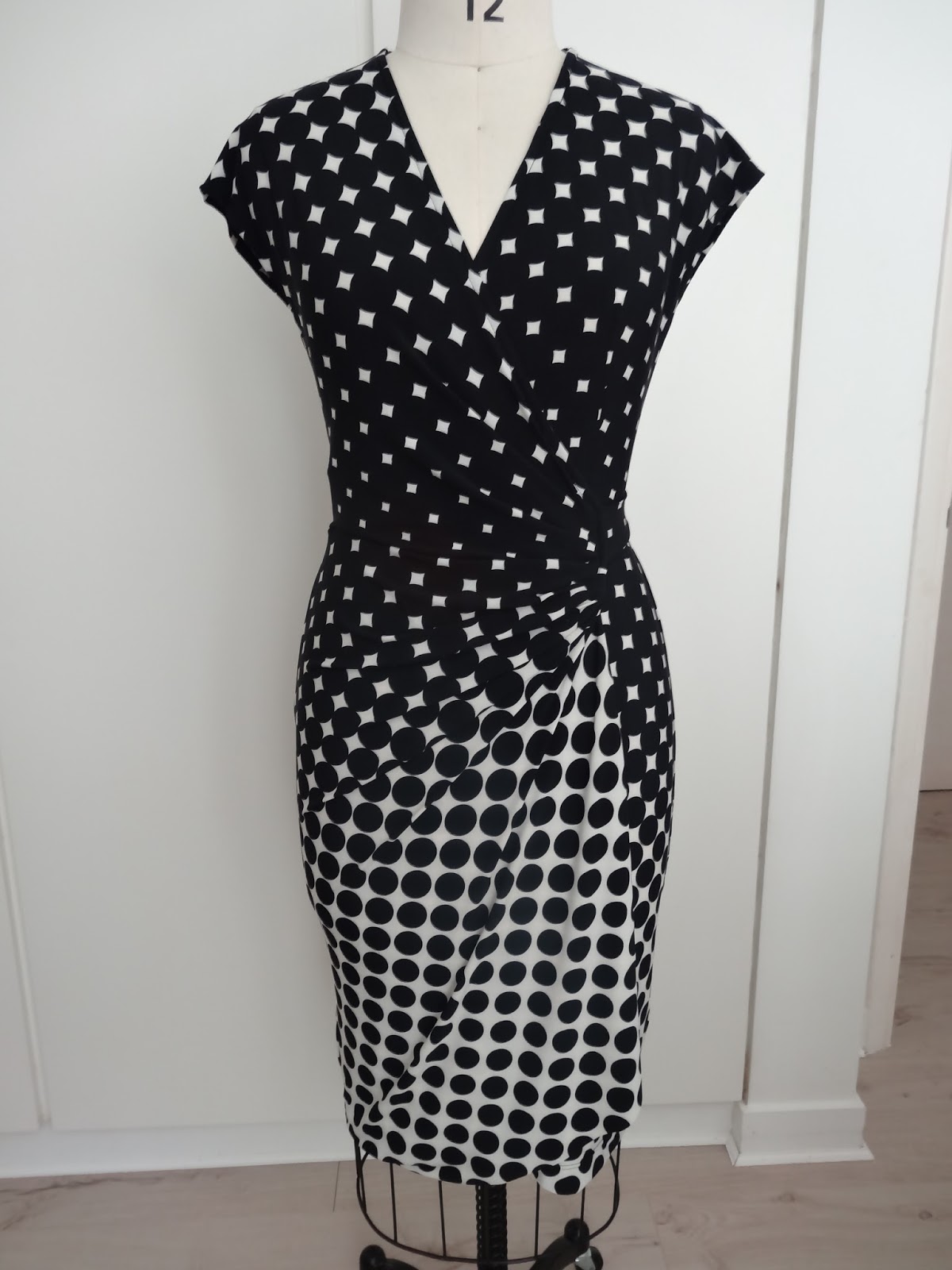 Allison.C Sewing Gallery: Butterick 6054 Maggy London Wrap Dress