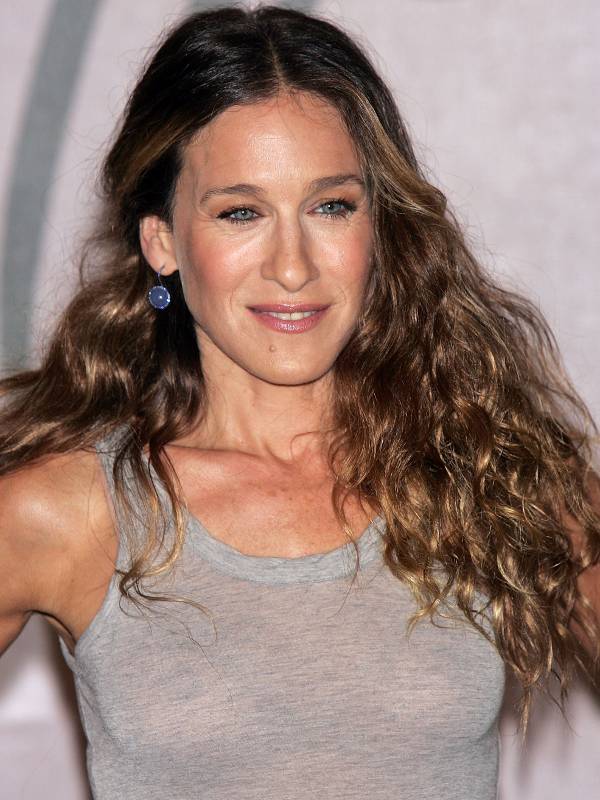 Sarah Jessica Parker trusted her gray top too - unfortunately there is too ...