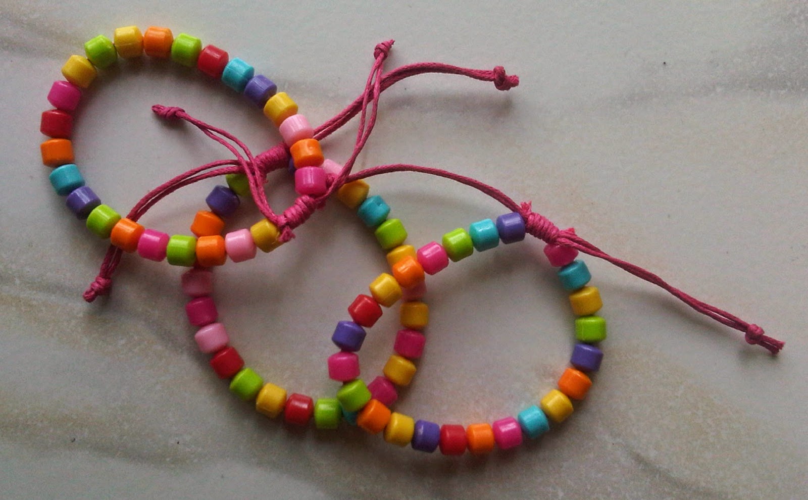 Gelang Warna-warni