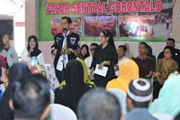Jokowi Ajak Pedagang Penerima UMi di Gorontalo Perluas Omset