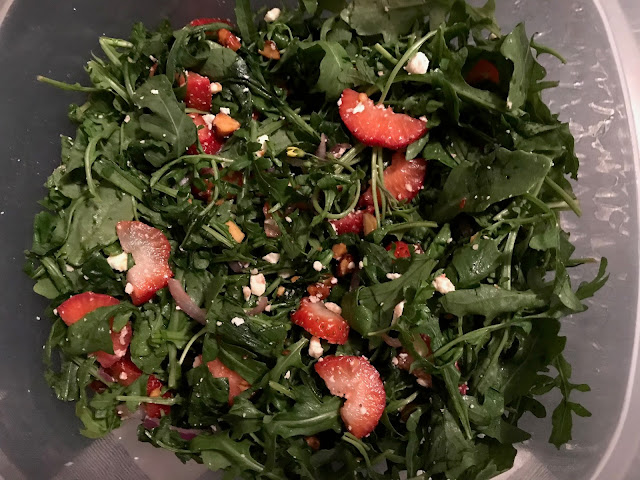 Strawberry Arugula Salad with Grilled Chicken