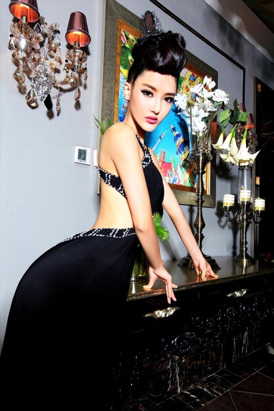 Chinese Celeb Actress and Model Li Ying Zhi Gorgeous_114