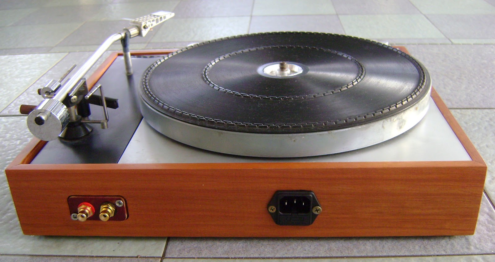 Thorens TD150 turntable ( Used ) SOLD