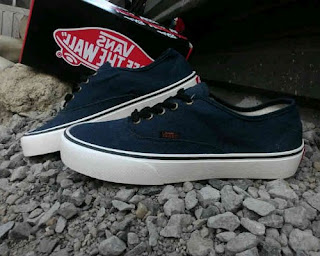 model sepatu vans terbaru ori pria wanita asli original model sepatu vans terbaru ori pria wanita asli original