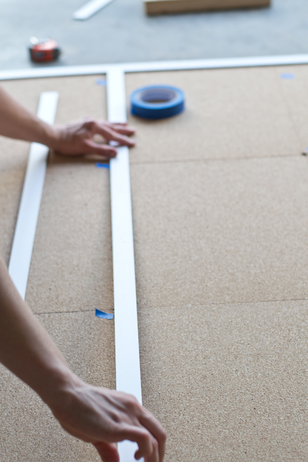 IKEA Placemats to Framed Cork Board Infarrantly Creative