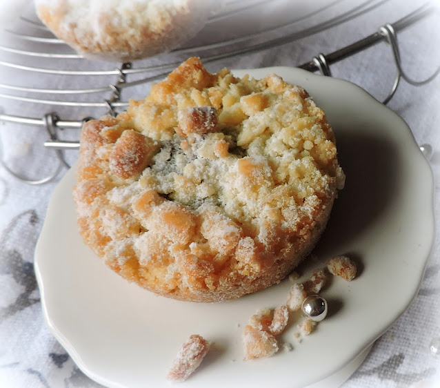 Crumble Topped Mince Pies