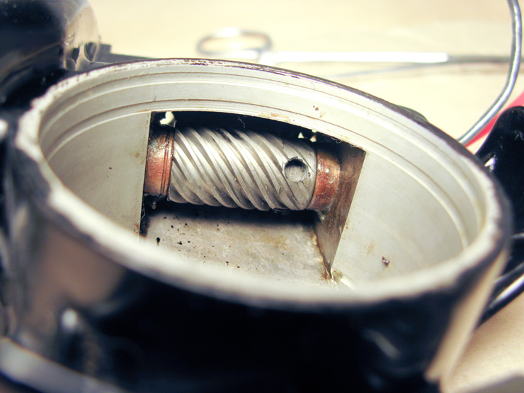 Industri Repair How to Rewire a Potted Motor, Part 18 Reinstalling the Armature and Worm