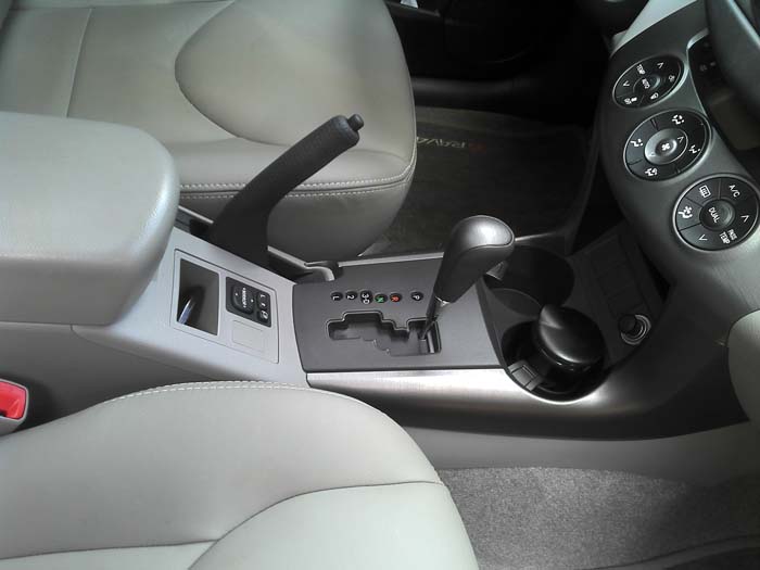 Nova RAV4 2011 4x4 - interior
