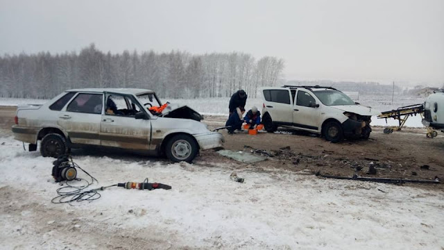 В аварии в Башкирии погибла супружеская пара В аварии в Башкирии погибла супружеская пара
