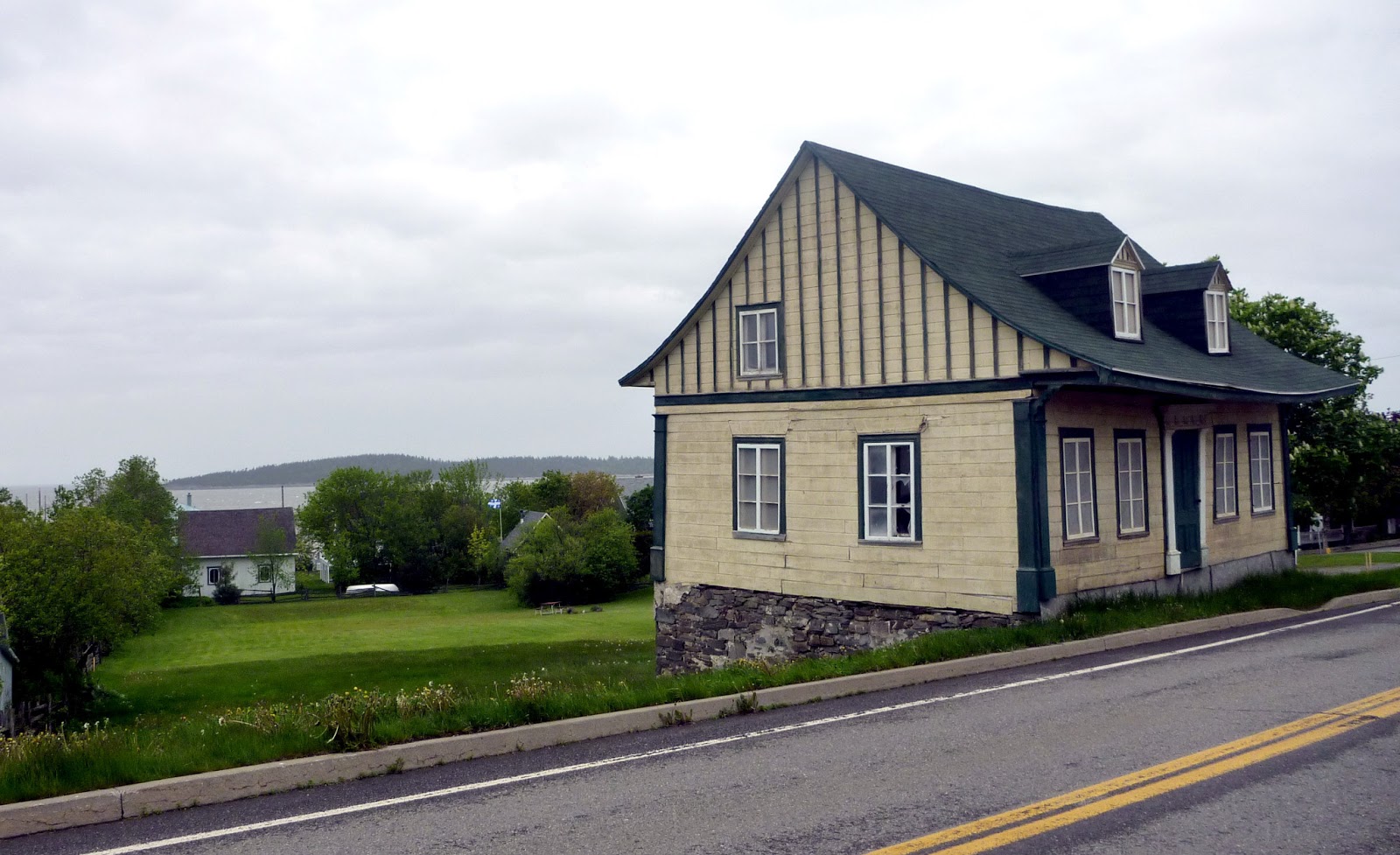 Ribbons and Lines La Gaspésie