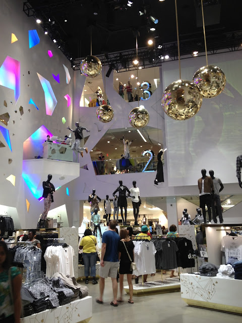 KIZER & BENDER's Retail Adventures: What Color Should I paint My Store ...