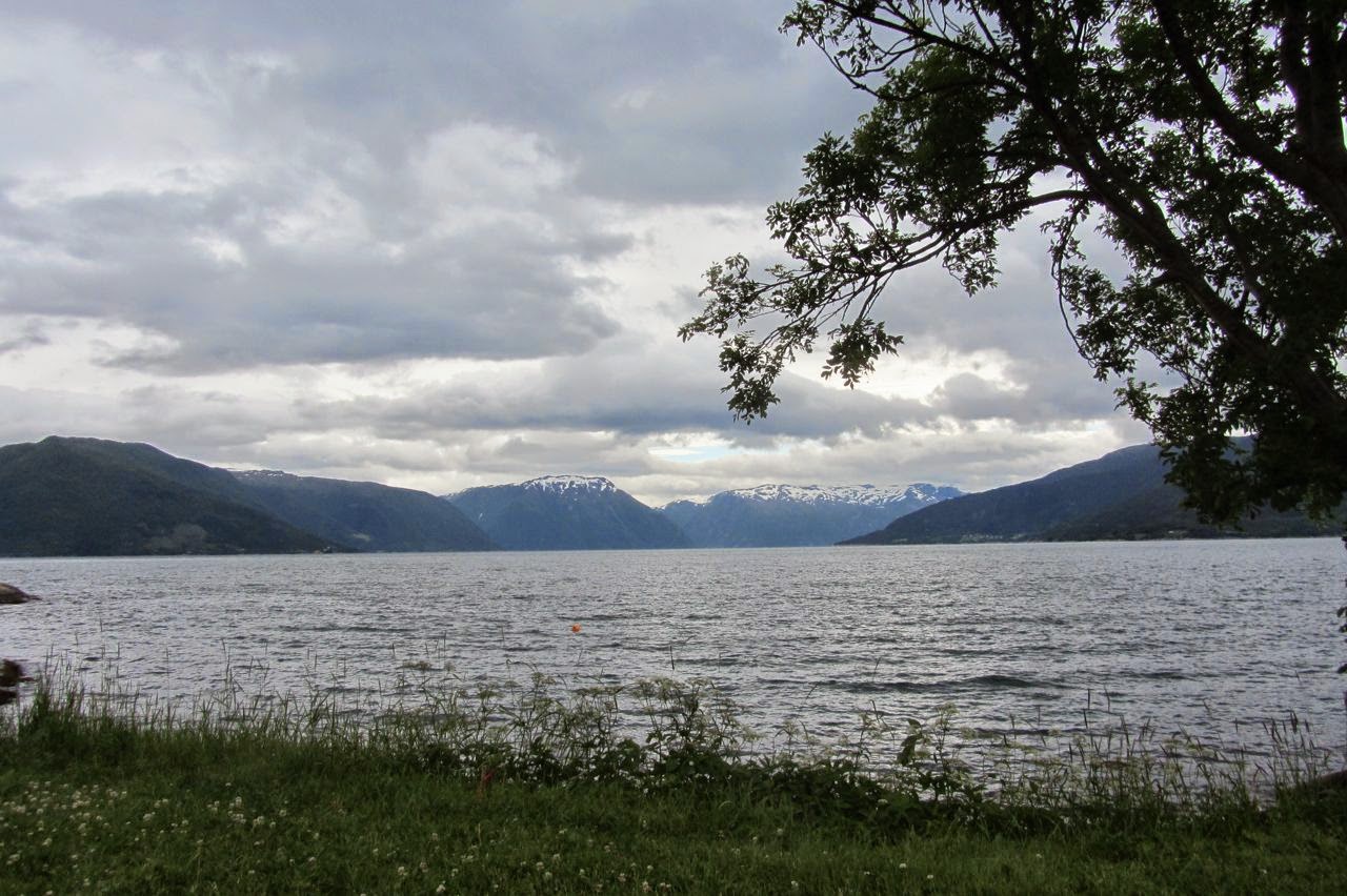 Noorwegen uitzicht bij camping Tveit in Vik i Sogn