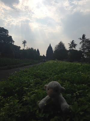 Copyright © 2016 Shea Sonia (@SheaSonia) ALL RIGHTS RESERVED Candi Prambanan