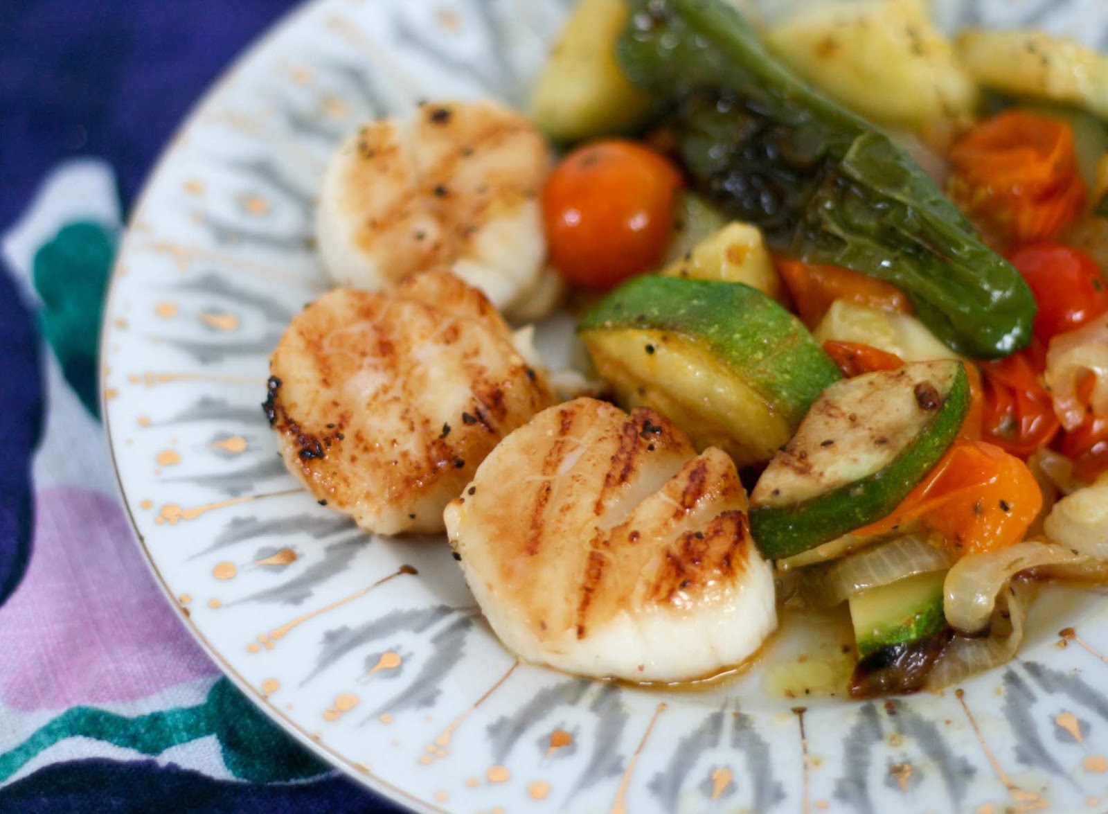 Grilled Scallops with Cherry Tomatoes and Zucchini