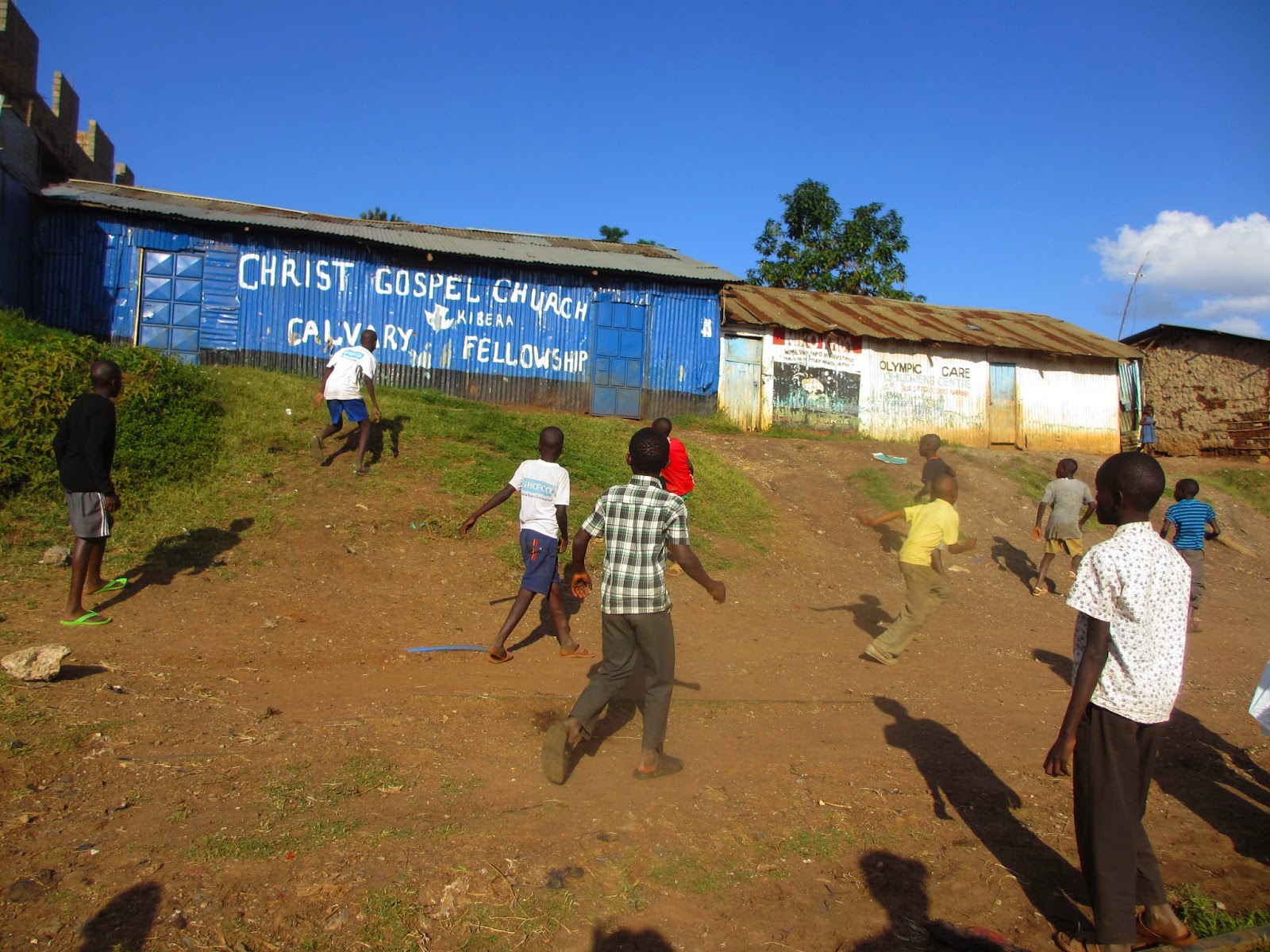 FAVELA DE KIBERA - Uma escola que é um oásis na favela em Kibera | Quénia