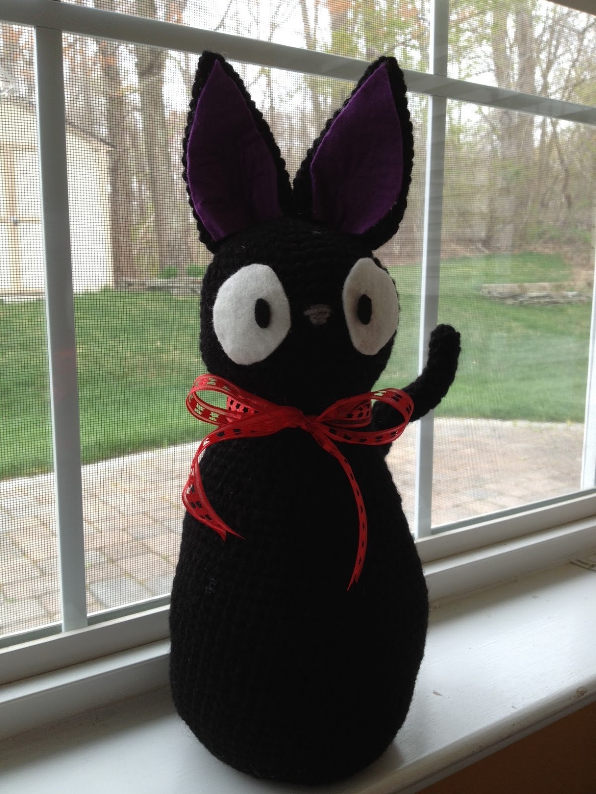 agnes-gurumi-jiji-door-stopper