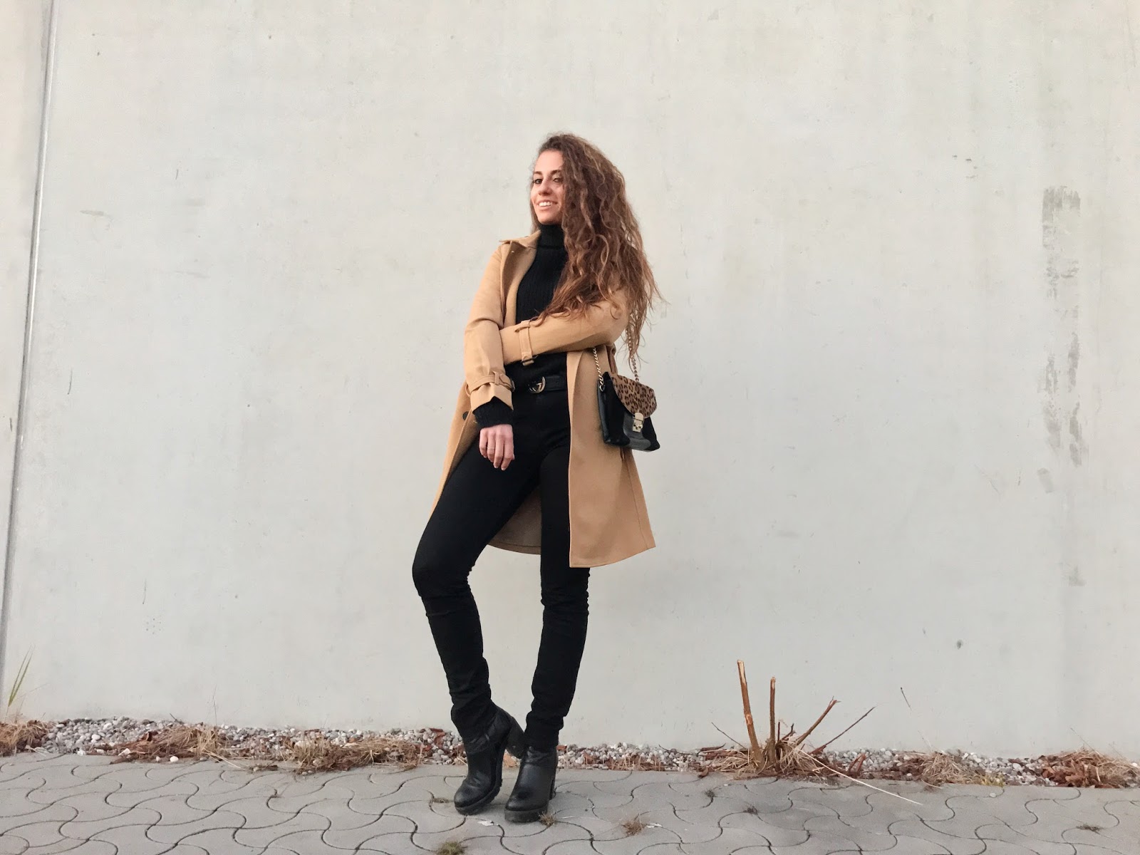 facts you didn't know about trench coats trench coat outfit, trench coat outfit fashion blogger,  fashion need Valentina Rago, fashion need blog, fashion blog Italia, fashion blog Germany, fashion blog munchen