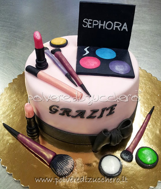 torta trucchi e pennelli  sephora in pasta di zucchero