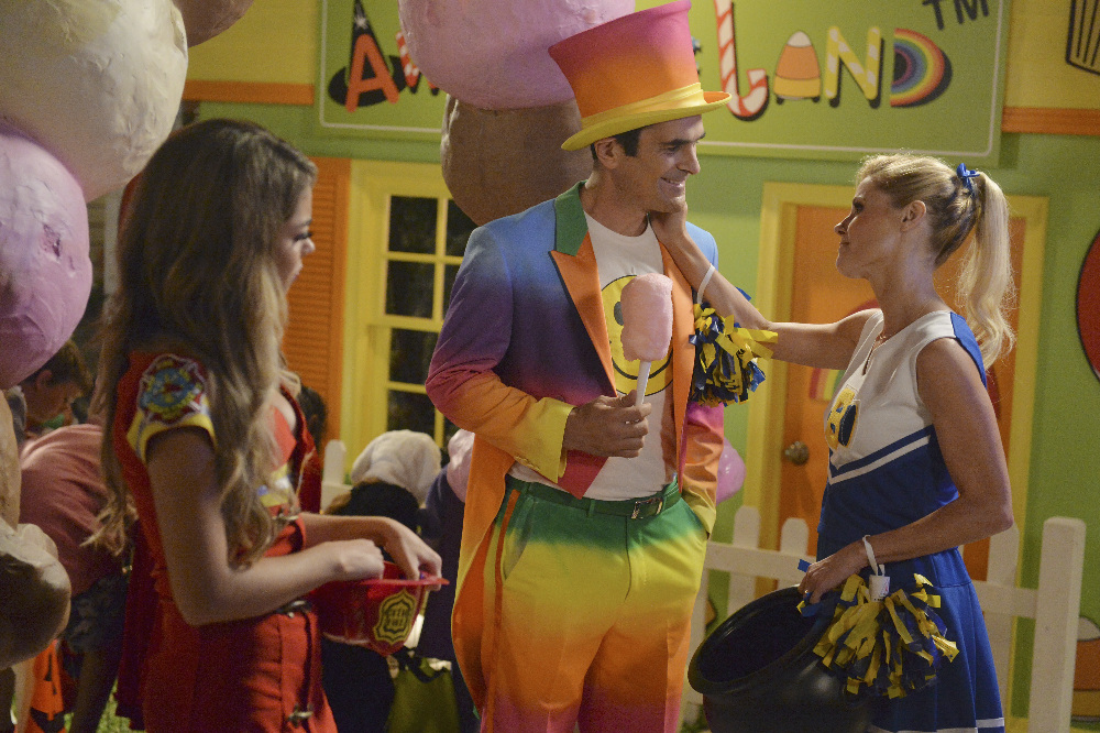 RCN America DC Modern Family "Halloween 3 AwesomeLand" Airs TONIGHT