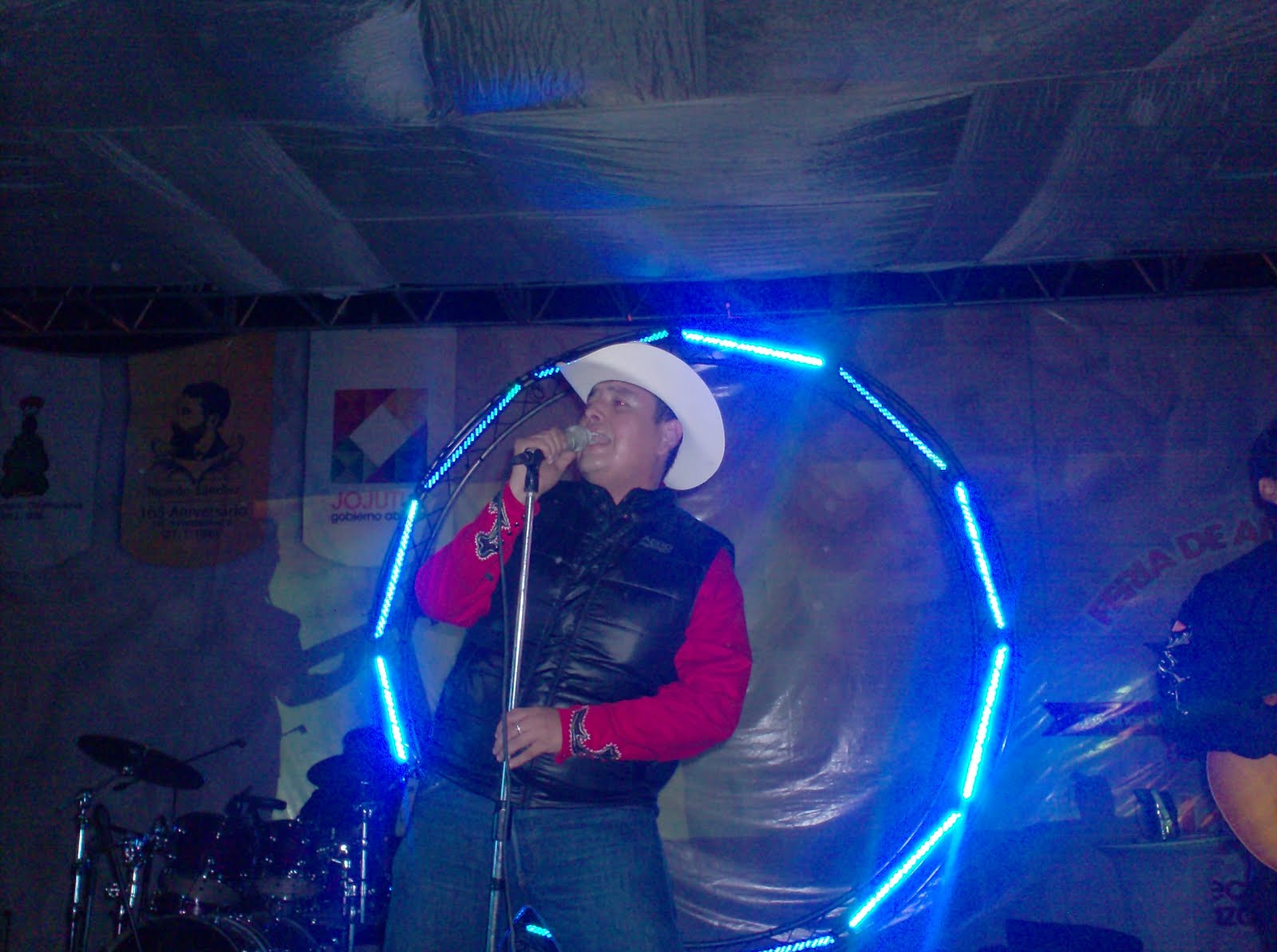 Antonio Morquecho: ACOMPAÑANDO A BANDA RODEO EN LA FERIA DE JOJUTLA MORELOS