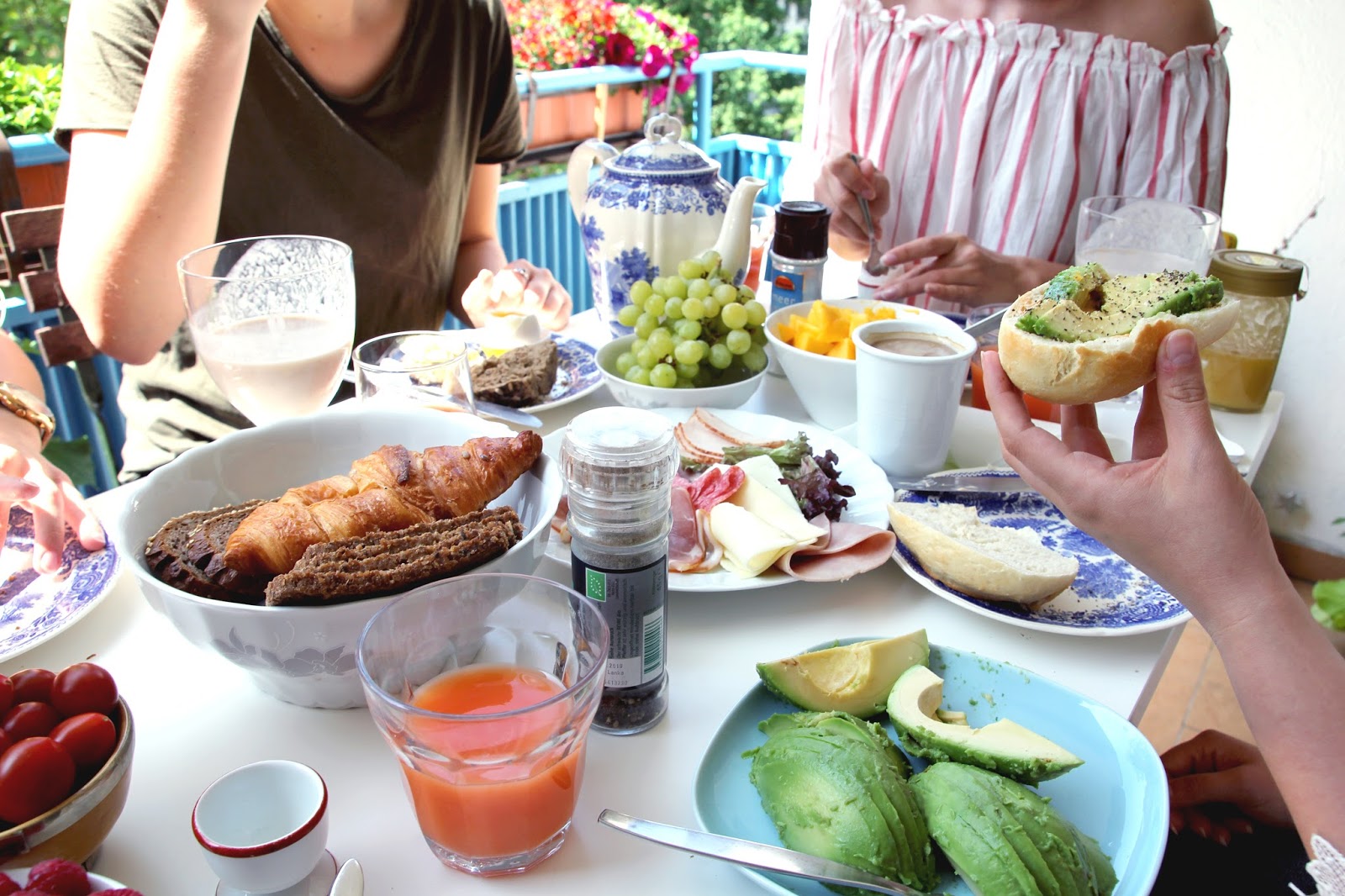 Girls Brunch AWO STORIES