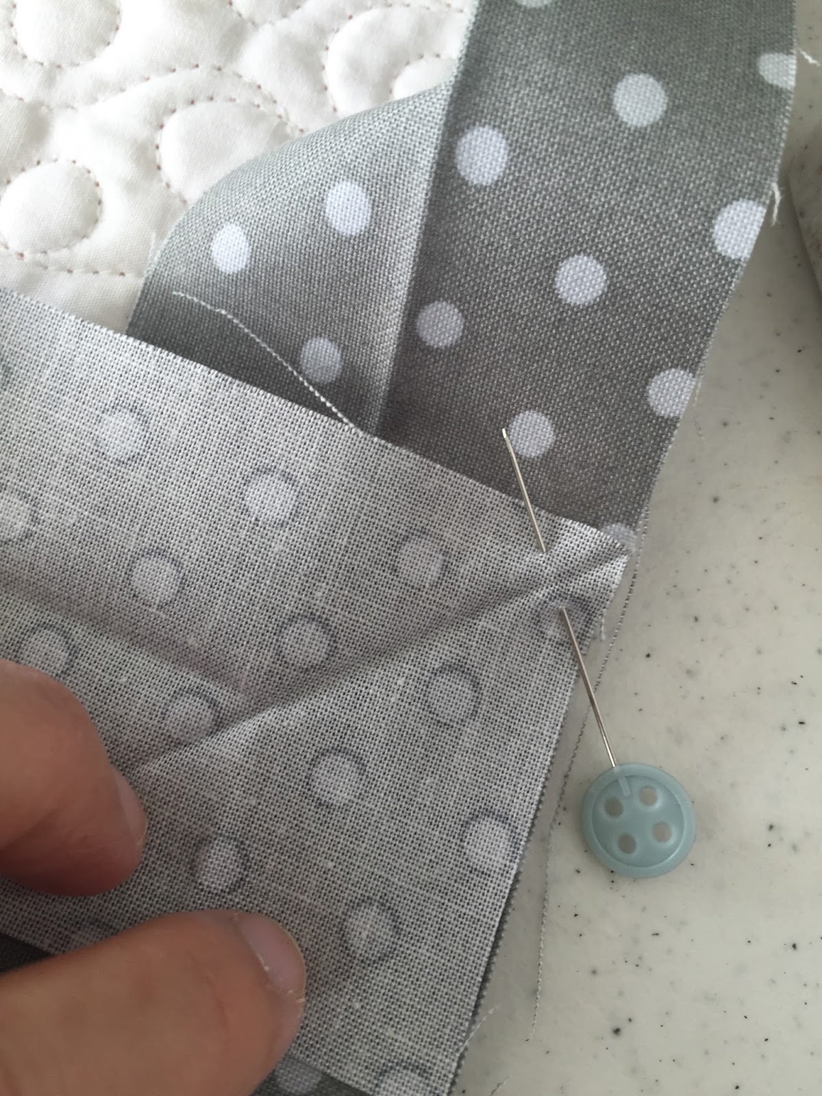 Sew Kind Of Wonderful Tuesday Tip Invisible Join Binding with Mitered Corners Start to Finish