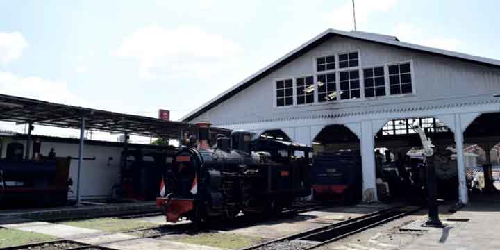  Kereta Api Wisata di Museum Kereta Api Ambarawa berdiri pada tanggal  Kereta Api Wisata di Museum Kereta Api Ambarawa 
