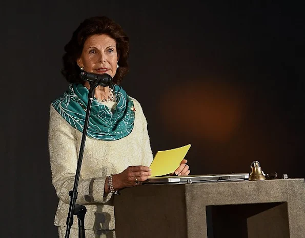 Queen Silvia at seminar on the subject of circus and inclusion and learn about the collaboration of disabled people in cultural projects, at the Chamaeleon Theater in Berlin, Queen wears dress