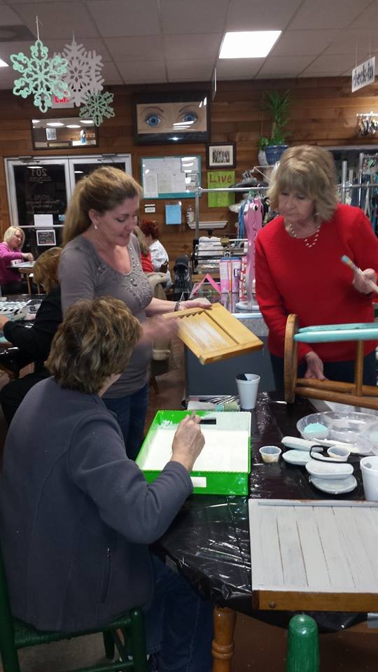 Thrifty Little Things Annie Sloan Chalk Paint Projects + Budget DIY Furniture Makeovers STANLY