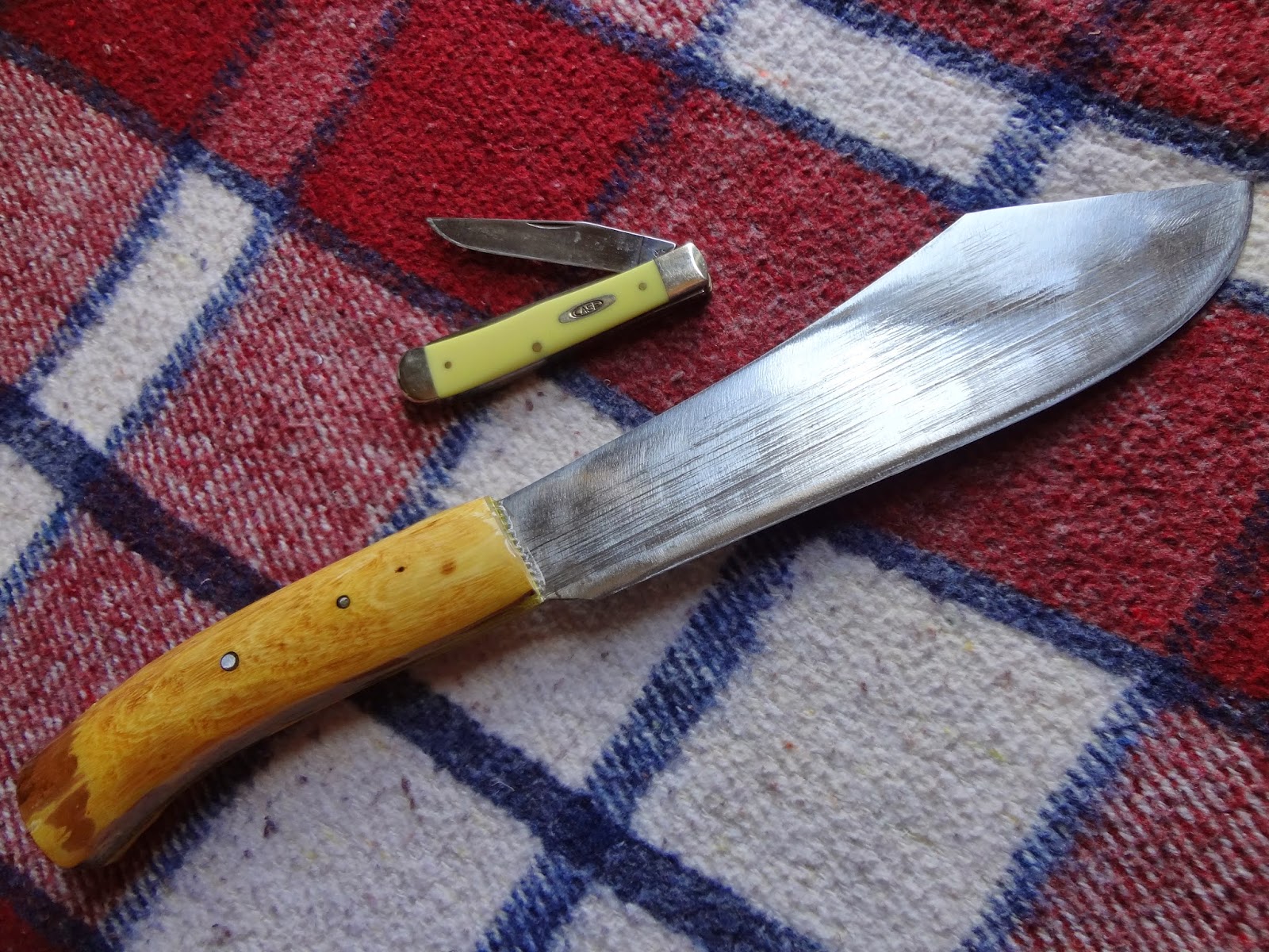 Woods Roamer The Machete Bowie Survival Knife…And Other Weighty