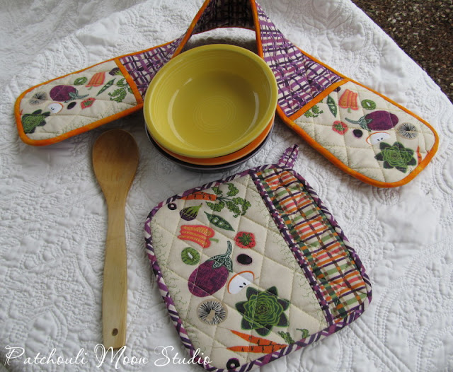 Patchouli Moon Studio~ Flower City Potholder Set