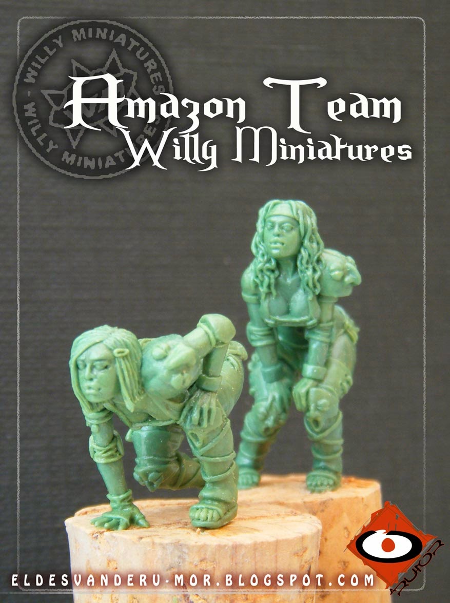 Two linewoman miniatures of Blood Bowl Amazon Team made by ªRU-MOR for WILLY Miniatures. Warhammer medieval football. Scale 30mm