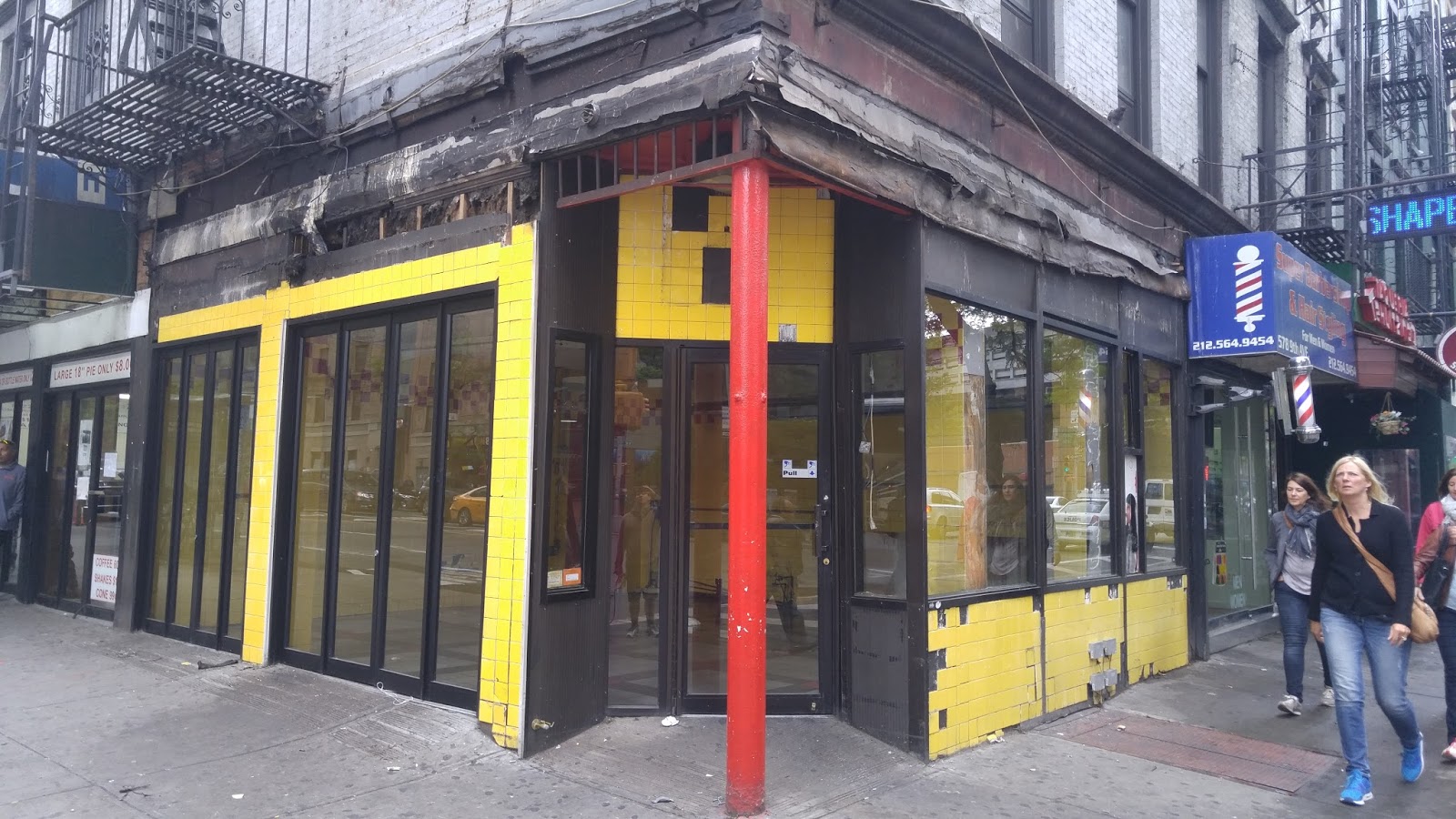 Jeremiah's Vanishing New York Papaya Dog Down