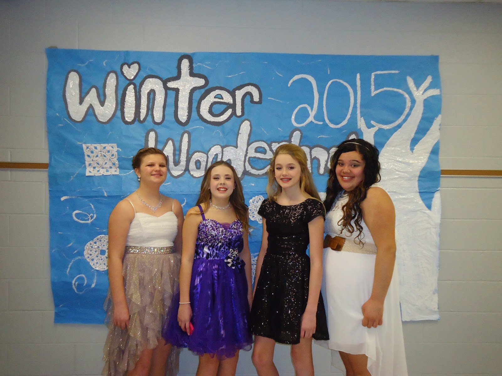 Crystal City Elementary and JH Buzz Winter Wonderland Dance