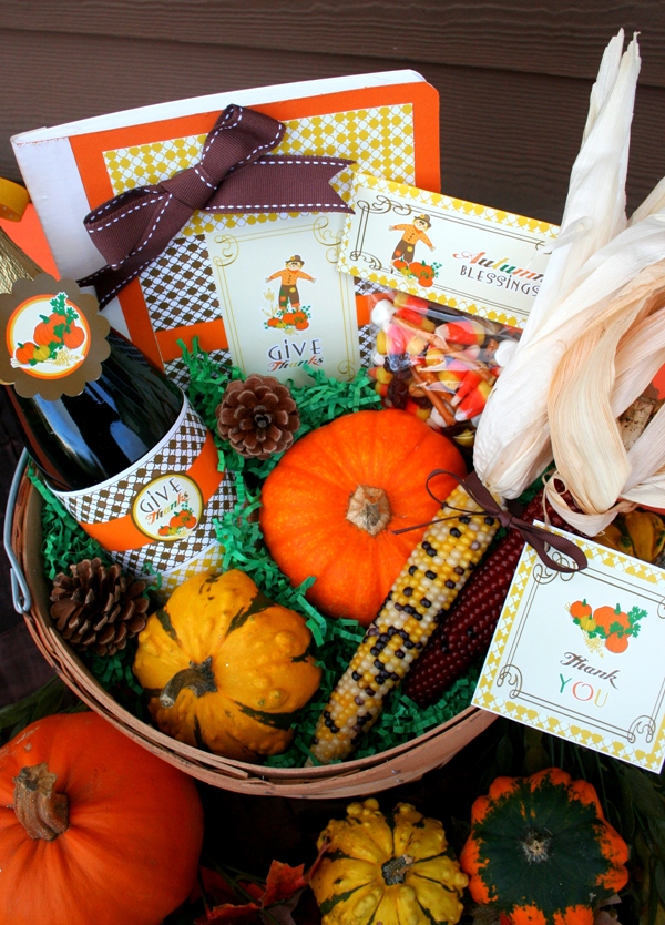 Thanksgiving DIY Gratitude Gift Basket - via BirdsParty.com