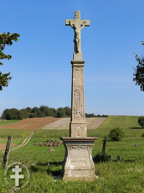 AMENONCOURT (54) - Croix de chemin (1822)