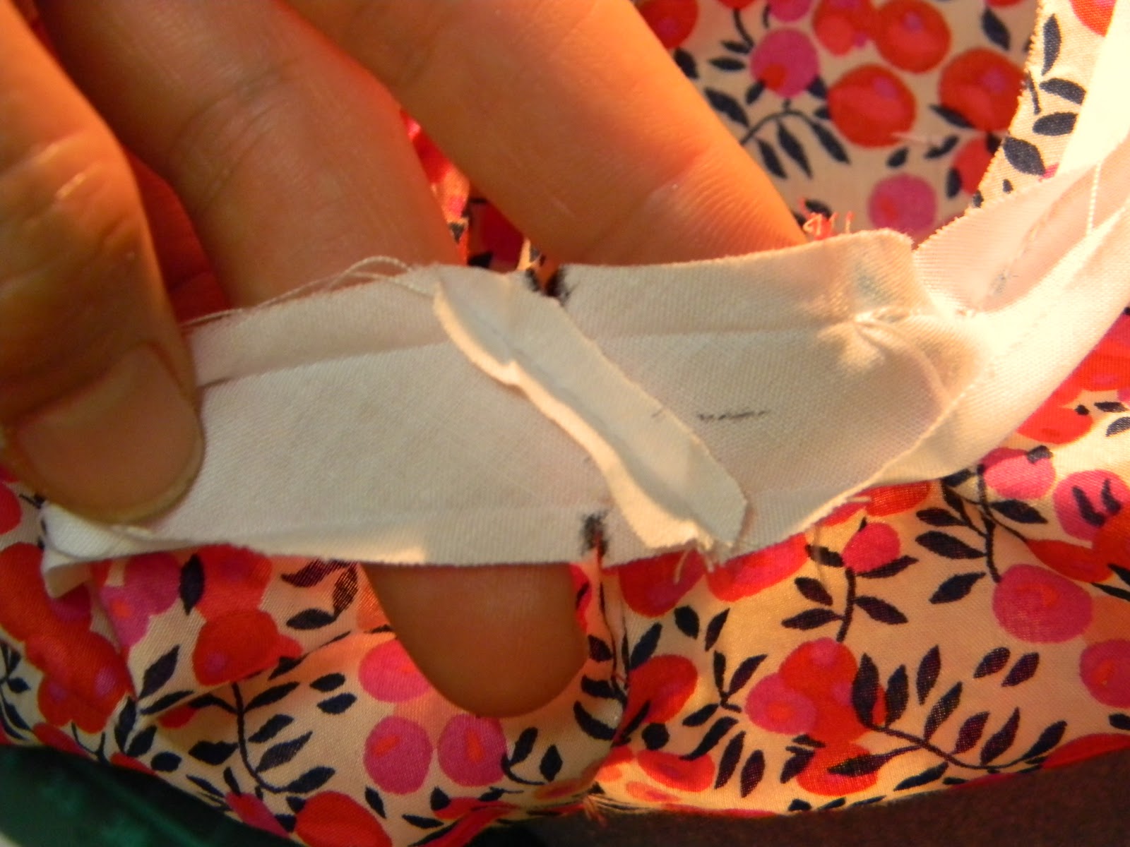 Sew&CraftRaindrops & Bellyflops A Tutorial Joining bias binding
