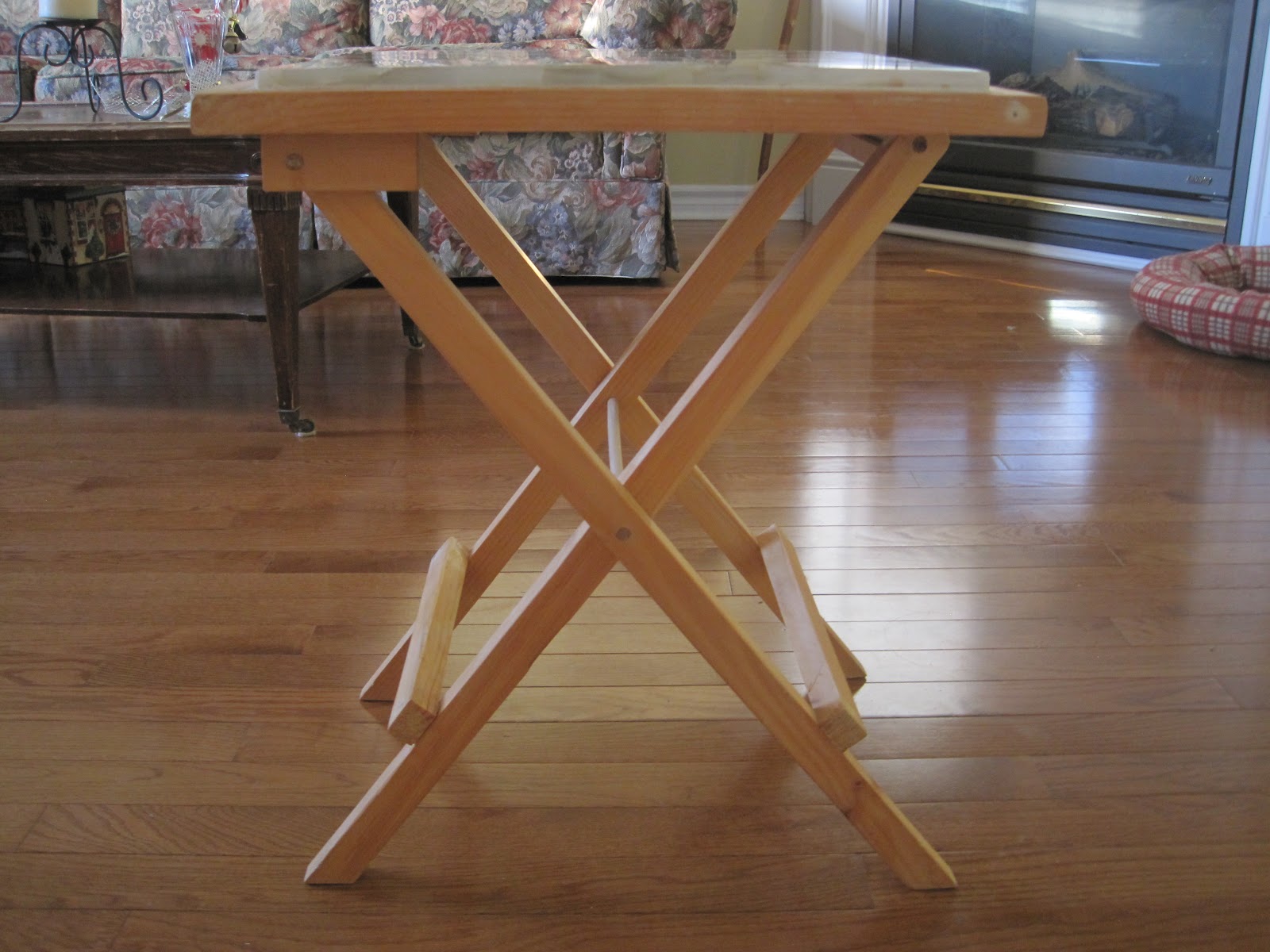 Stacked Design Folding Chess Table