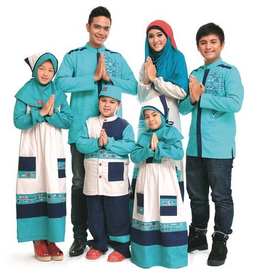 Aneka Model  Baju  Muslim Dannis  Keluarga  Koleksi Lebaran 