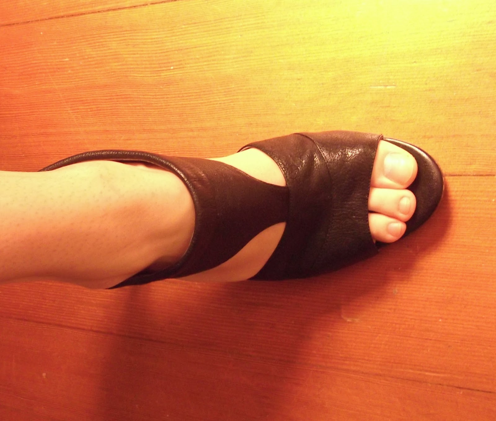 A Stylish Transition Tips for Happy Feet How to Make Feet Appear Smaller