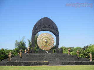 Tempat Wisata Monumen Gong Perdamaian Dunia Kertalangu Bali
