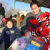 Reparte Santa Bombero sonrisas y obsequios a niños de Juárez