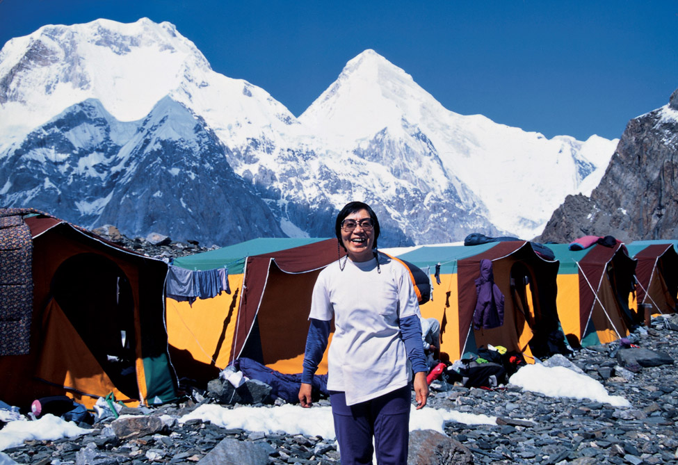 Junko Tabei, 1st woman to conquer Everest, dies at 77 ...